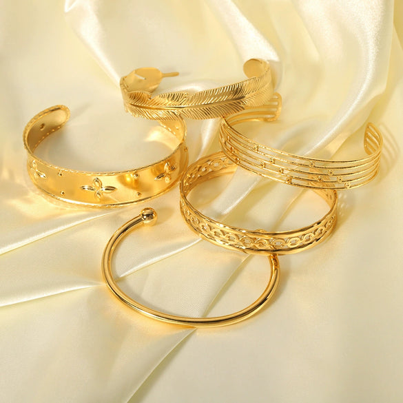 Wholesale French Retro Stainless Steel Open Bracelet For Women 18K Gold Plated With Vacuum Real Gold Electroplating In Pvd Furnace