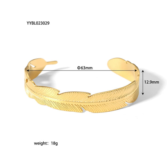 Wholesale French Retro Stainless Steel Open Bracelet For Women 18K Gold Plated With Vacuum Real Gold Electroplating In Pvd Furnace