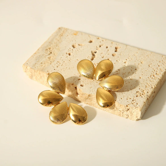 Wholesale French Retro Striped Flower Stud Earrings In Stainless Steel With Pvd Furnace Real Gold Electroplating For Women