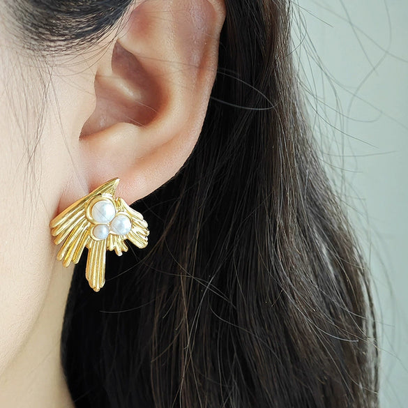 Wholesale French Retro Swallow Pearl Titanium Steel Earrings For Women With Electroplating Process