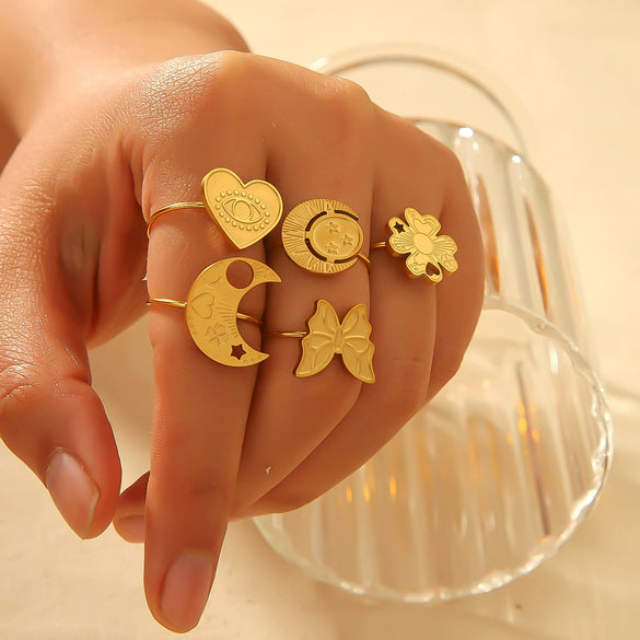 Wholesale French Retro Titanium Steel Women's Ring With Star Heart And Flower Patterns Electroplated