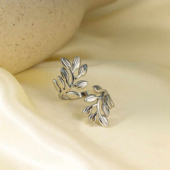 Wholesale Fresh Leaf Pattern Titanium Steel Electroplated Ring For Women