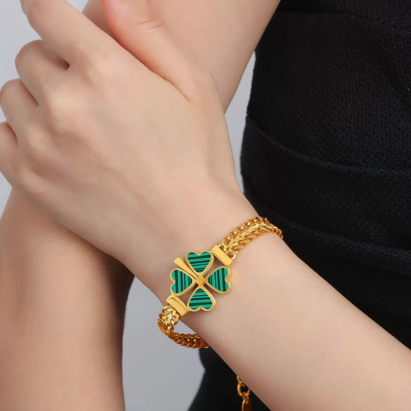 Wholesale Fresh Pastoral Style Creative Titanium Steel Set With Clover Flower Pattern Bracelet Necklace Ear Studs Electroplated