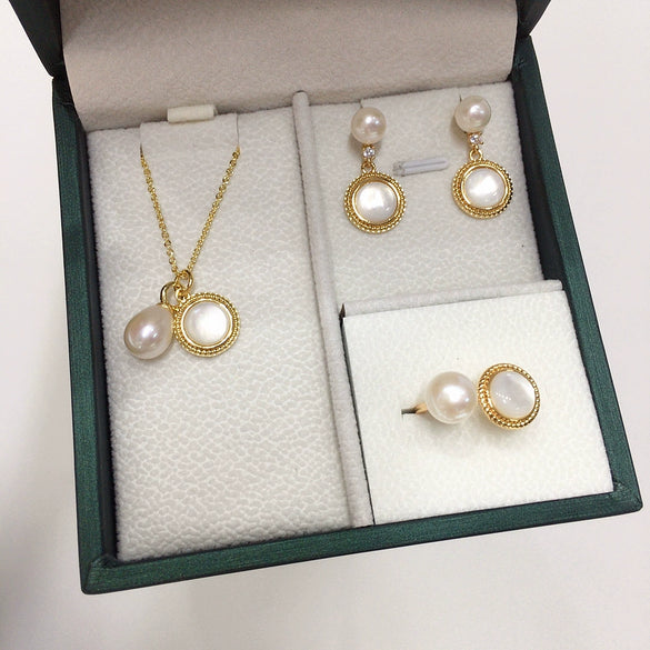 Wholesale Freshwater Pearl And Sea Shell Jewelry Set With Round Shape
