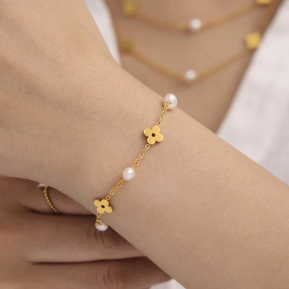 Wholesale Freshwater Pearl And 316L Stainless Steel Flower Chain Necklace And Bracelet With Electroplating Design