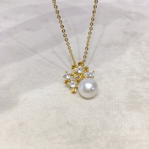 Wholesale Freshwater Pearl Necklace With Copper Accessories Flat Round And Bun Round Pearl Shapes Fashion And Minimalist Style