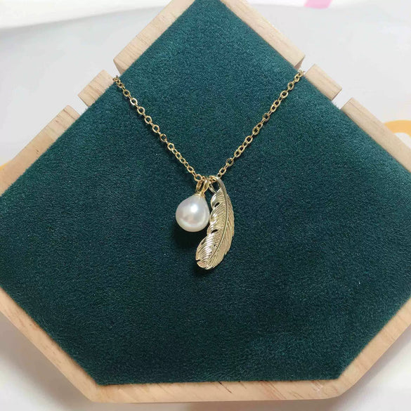 Wholesale Freshwater Pearl Pendant Clavicle Chain With Retro Feather Design Copper 18K Gold Plated Rice Shape And Droplet Shape Necklace