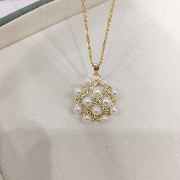 Wholesale Freshwater Pearl Pendant Jewelry Natural Multibead Round Pearls Light Luxury Minimalist Style Copper Accessory Shape Shape And Droplet Shape