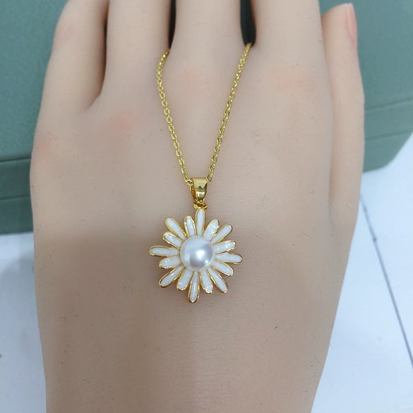 Wholesale Freshwater Pearl Pendant Jewelry With Daisy Flower Copper Flat Round And Bun Round Shape Minimalist Style