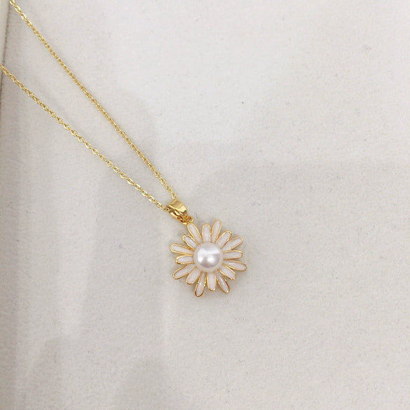 Wholesale Freshwater Pearl Pendant Jewelry With Daisy Flower Copper Flat Round And Bun Round Shape Minimalist Style