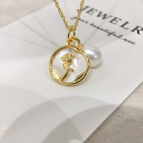 Wholesale Freshwater Pearl Pendant Necklace With Copper Accessories In Rice And Droplet Shapes Minimalist Style