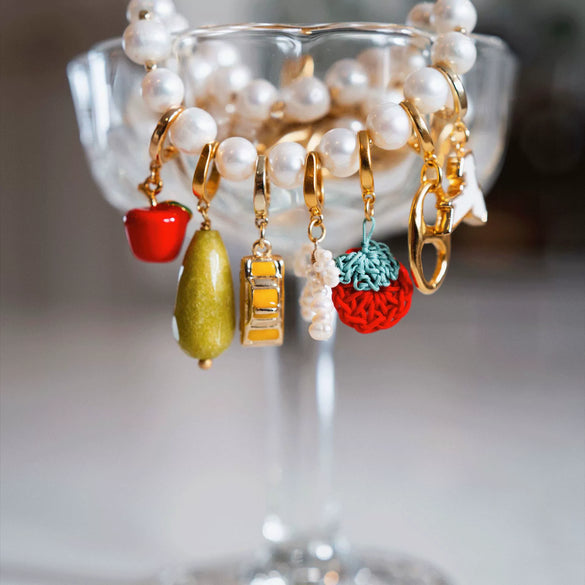 Wholesale Fruit Shaped Copper Pendant Necklace With Electroplating Process