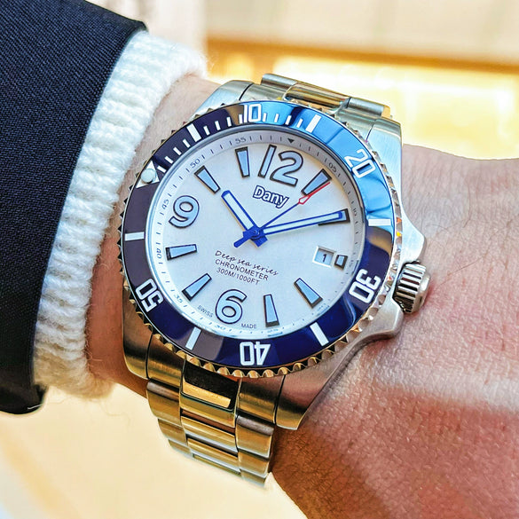 Wholesale Fully Automatic Mechanical Men's Watch With Calendar Function Stainless Steel Case And Band Mineral Reinforced Glass Mirror Round Dial Waterproof