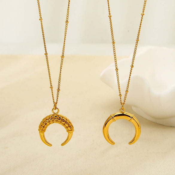 Wholesale Geometric Crescent Moon Horn Pendant Stainless Steel 18K Gold Plated Oshaped Chain Necklace For Women