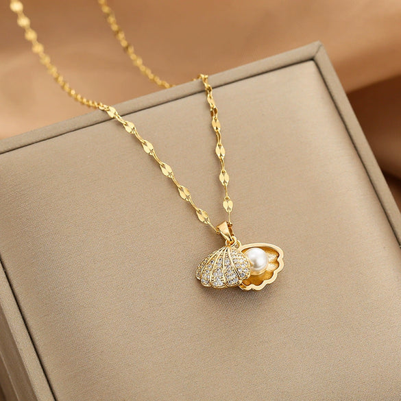 Wholesale Geometric Diamond Titanium Steel Mixed Gem Inlay Pendant Lip Chain For Women