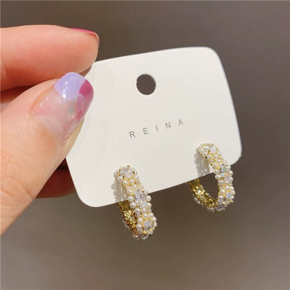 Wholesale Geometric Electroplated Alloy Crystal Pearl Stitching Earrings
