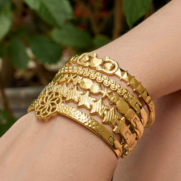 Wholesale Geometric Electroplated Stainless Steel Heart Star Flower Bracelet Jewelry Bangle