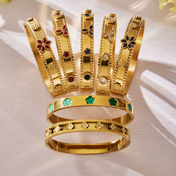 Wholesale Geometric Electroplated Stainless Steel Zircon And Acrylic Flower Bracelet Set