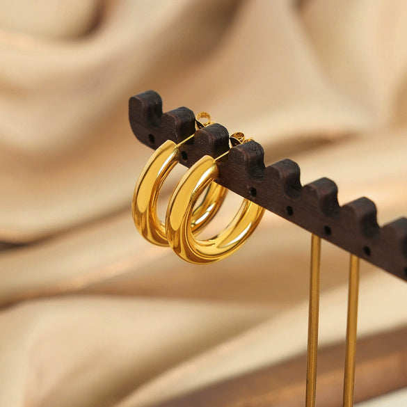 Wholesale Geometric Glossy Design Gold Plated Titanium Steel C Type Unisex Earrings