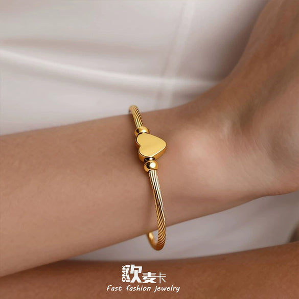 Wholesale Geometric Heartshaped Twistable Open Bracelet Stainless Steel 18K Gold Plated Jewelry