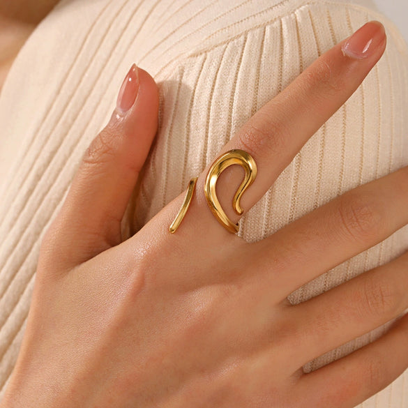 Wholesale Geometric Hollow Stainless Steel Ring For Women With Simple Gold Plating