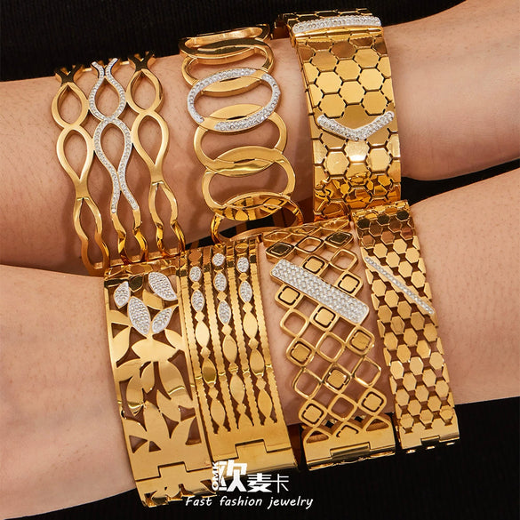 Wholesale Geometric Hollowout Microinlaid Zircon Stainless Steel Goldplated Bracelet Elegant Jewelry