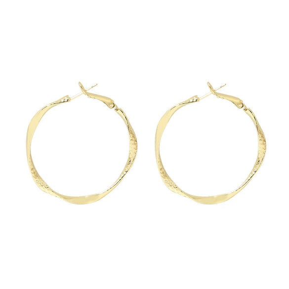 Wholesale Geometric Irregular Circle Twist Flower Earrings Made Of Alloy With Electroplating