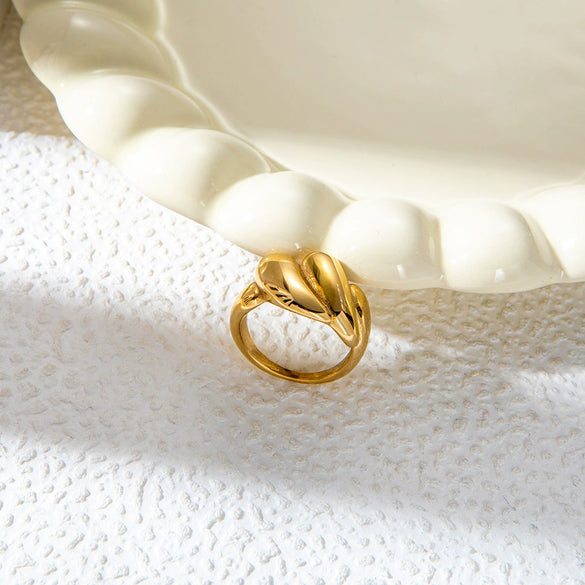 Wholesale Geometric Irregular Twist Lines Stainless Steel Ring With Electroplating For Couple Fashion Commuter Personality Accessories