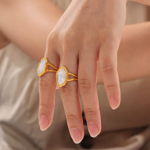 Wholesale Geometric Irregular White Seashells Ring Titanium Steel 18K Gold Plated Retro Creative Design For Women