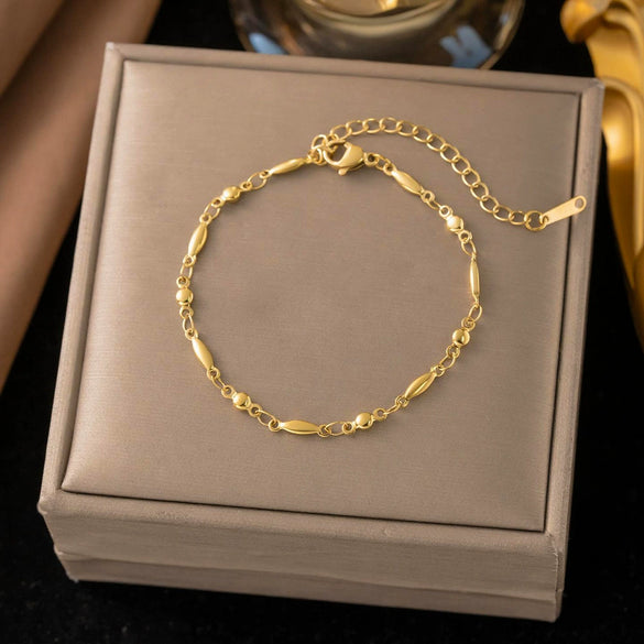 Wholesale Geometric 18K Gold Real Gold Plated In The Furnace Light Luxury Style Bracelet And Clavicle Necklace For Women