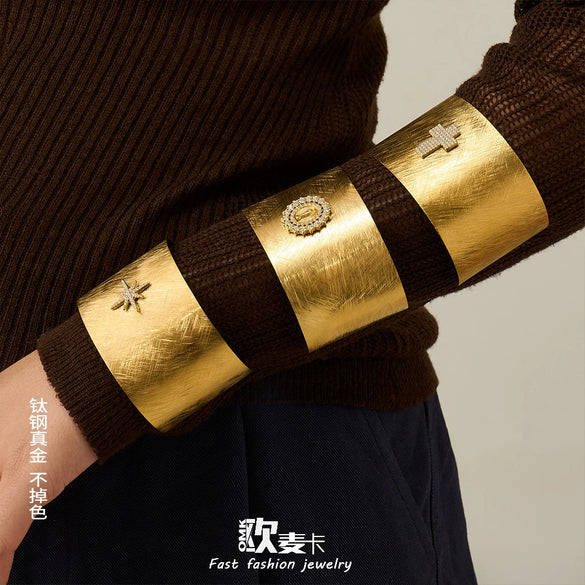 Wholesale Geometric Matte Texture Electroplated Stainless Steel Bracelet Set With Full Zircon Cross For Women