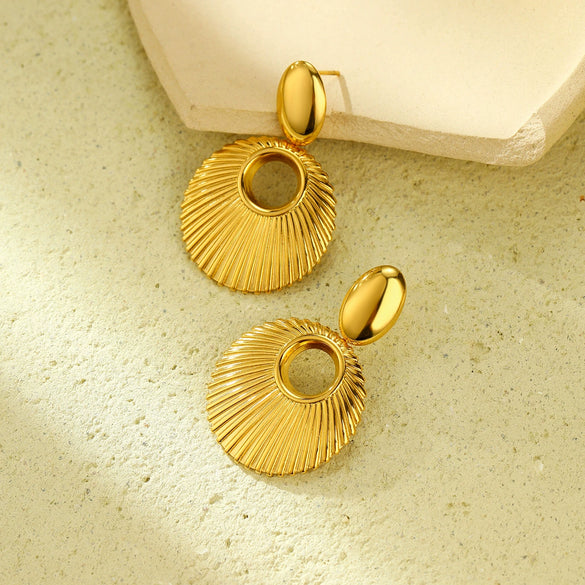 Wholesale Geometric Round Hollow Stainless Steel And Titanium Steel Earrings Electroplated Fashion Light Luxury Women's Earrings