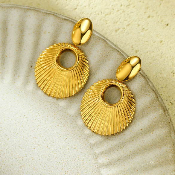 Wholesale Geometric Round Hollow Stainless Steel And Titanium Steel Earrings Electroplated Fashion Light Luxury Women's Earrings