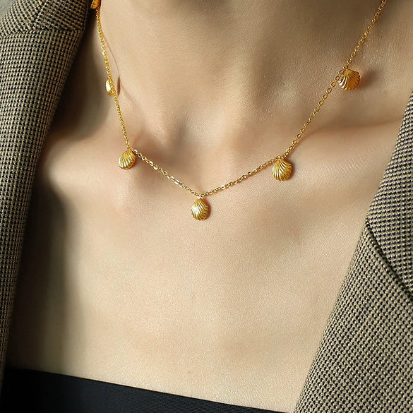 Wholesale Geometric Scallop Pendant Necklace For Women 18K Gold Plated Titanium Steel Jewelry