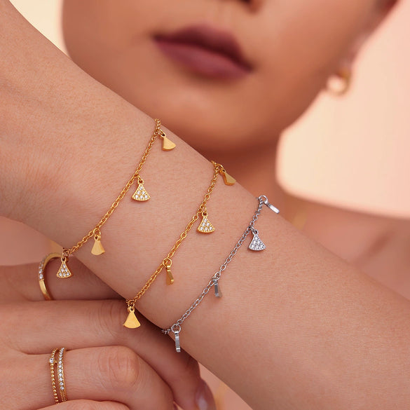 Wholesale Geometric Small Skirt Shaped Jewelry Set With Zircon Accessories In Titanium Steel And 18K Gold Plated Electroplating For Women Including Bracelet And Necklace