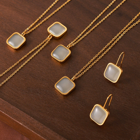 Wholesale Geometric Square Resin And Titanium Steel Gold Plated Earrings Necklace Set For Women With Electroplating Treatment In Antique Simple Light Luxury Style
