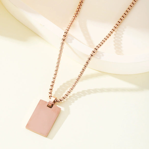 Wholesale Geometric Stainless Steel And Pearl Pendant Necklace With Electroplating