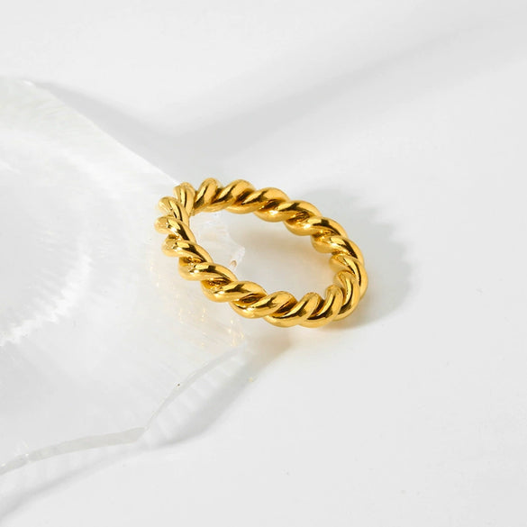Wholesale Geometric Stainless Steel Braided Twist Ring 18K Gold Plated Women's Jewelry Accessory