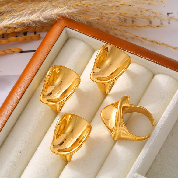 Wholesale Geometric Stainless Steel Electroplated 18K Gold Threedimensional Ring For Women