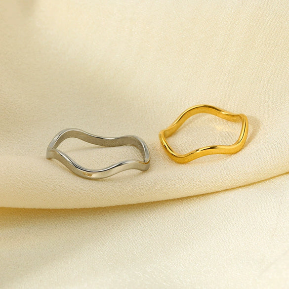 Wholesale Geometric Stainless Steel Electroplated 18K Gold Wavy Tail Overlapping Ring For Women