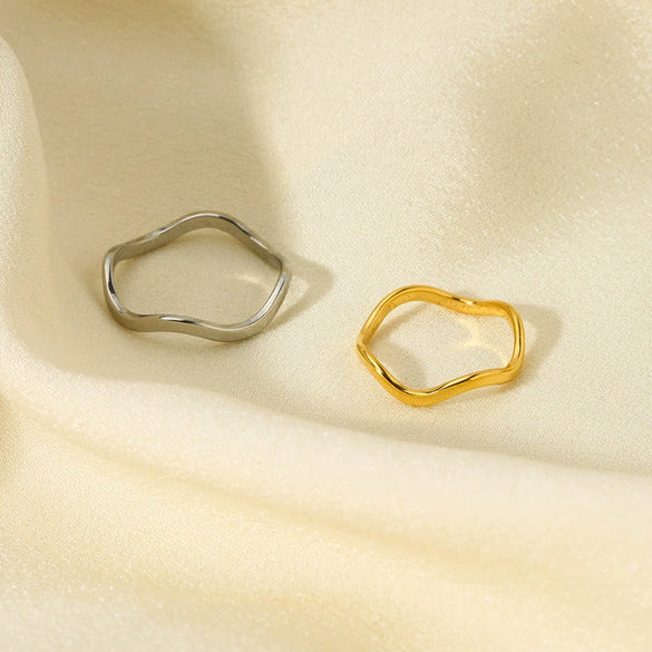 Wholesale Geometric Stainless Steel Electroplated 18K Gold Wavy Tail Overlapping Ring For Women