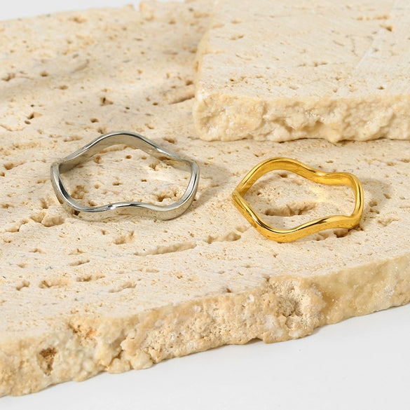 Wholesale Geometric Stainless Steel Electroplated 18K Gold Wavy Tail Overlapping Ring For Women