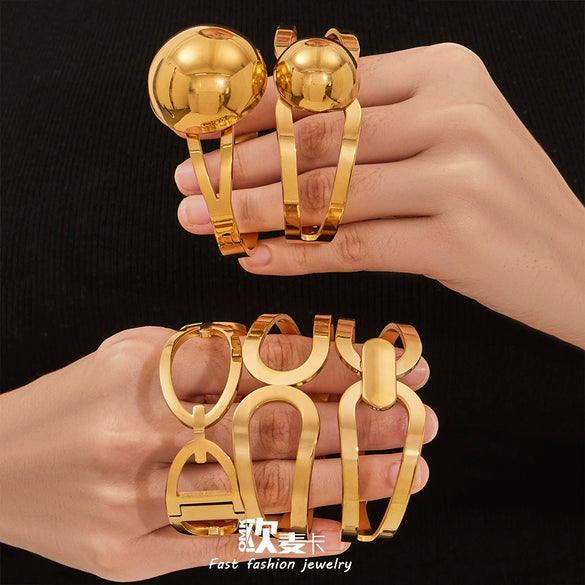 Wholesale Geometric Stainless Steel 18K Gold Plated Bracelet Set With Large Round Beads And Exaggerated Unique Design