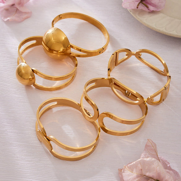 Wholesale Geometric Stainless Steel 18K Gold Plated Bracelet Set With Large Round Beads And Exaggerated Unique Design