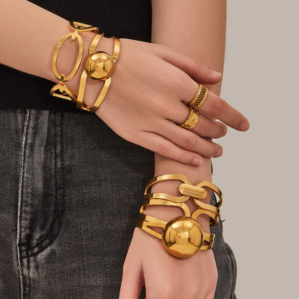 Wholesale Geometric Stainless Steel 18K Gold Plated Bracelet Set With Large Round Beads And Exaggerated Unique Design