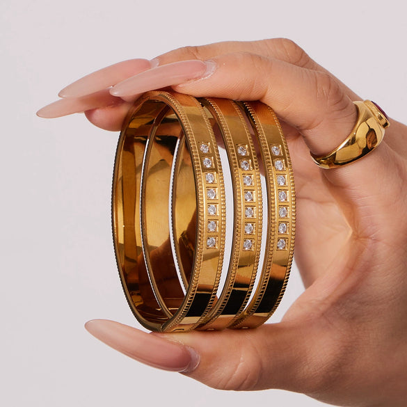 Wholesale Geometric Stainless Steel 18K Gold Plated Ringshaped Hollow Letter Clasp Bracelet Set