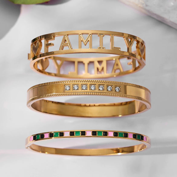 Wholesale Geometric Stainless Steel 18K Gold Plated Ringshaped Hollow Letter Clasp Bracelet Set