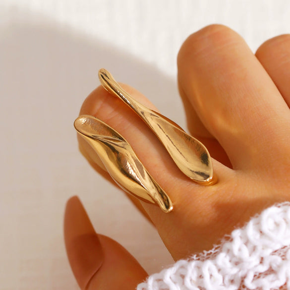 Wholesale Geometric Trumpet Flower Bowlshaped Zinc Alloy Electroplated Baroque Open Ring For Women