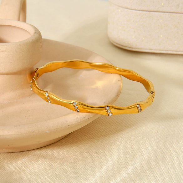 Wholesale Geometric Wavepattern 18K Gold Electroplated Stainless Steel Bracelet For Women