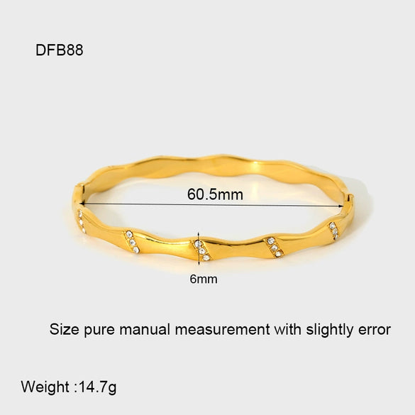 Wholesale Geometric Wavepattern 18K Gold Electroplated Stainless Steel Bracelet For Women
